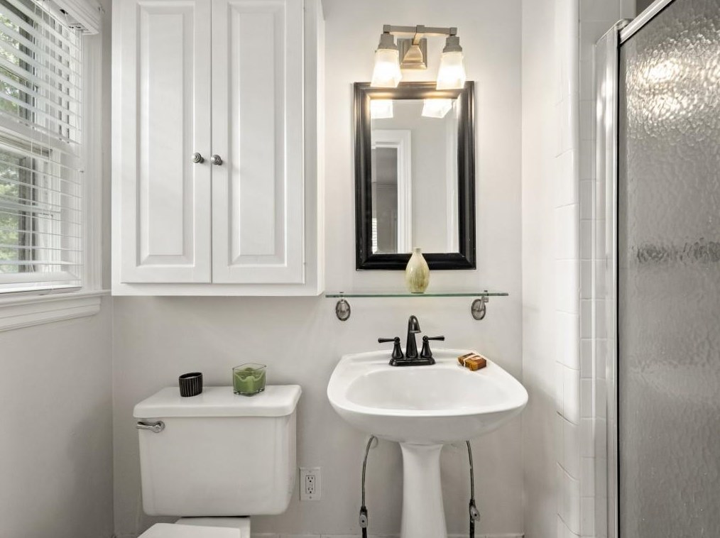 125 Parkwood Ln, Decatur GA  30030-2857 exterior