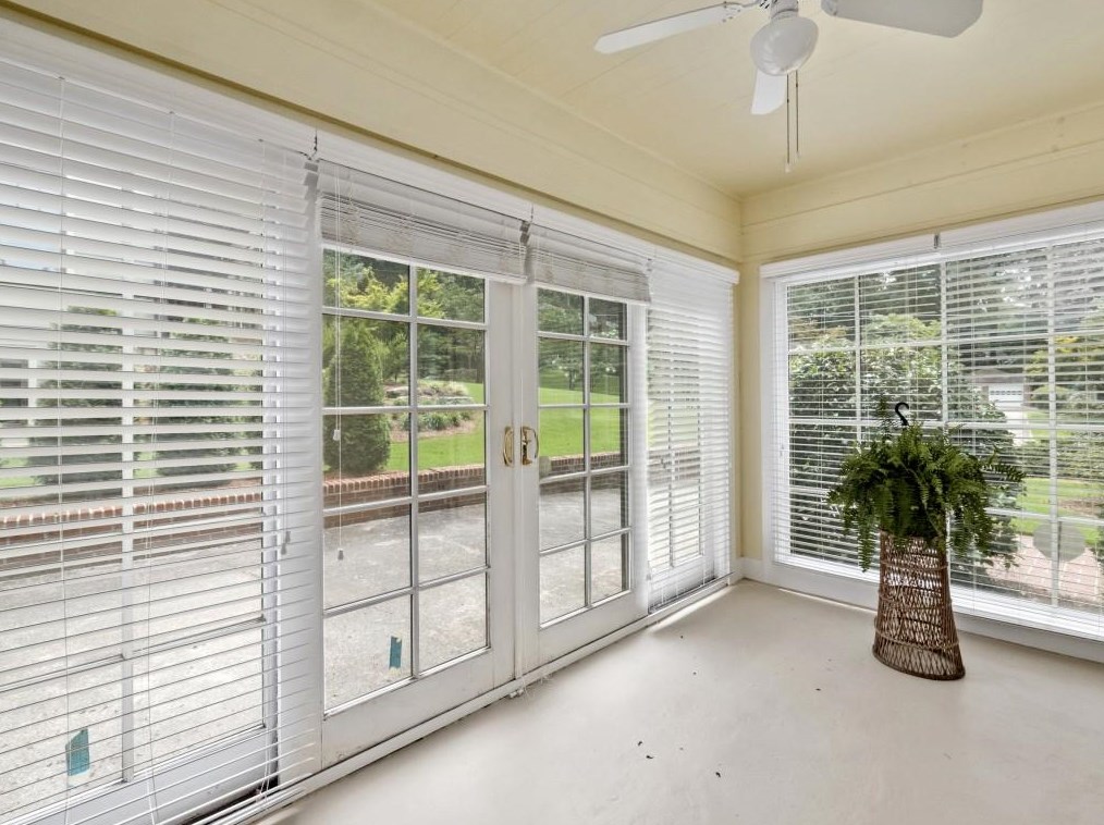 125 Parkwood Ln, Decatur GA  30030-2857 exterior