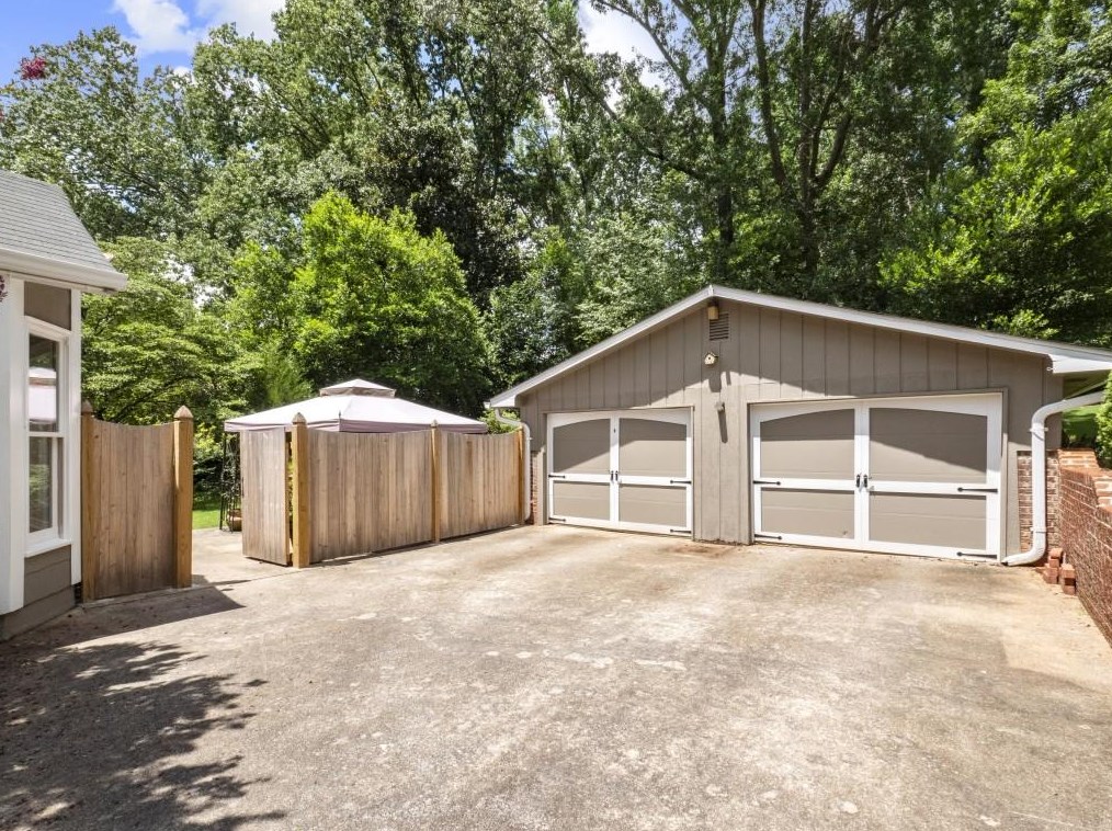 125 Parkwood Ln, Decatur GA  30030-2857 exterior