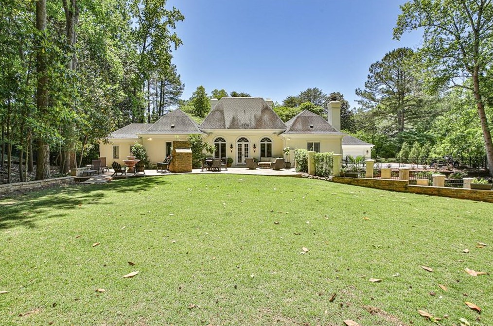 1089 Regency Rd, Atlanta GA  30327-2719 exterior