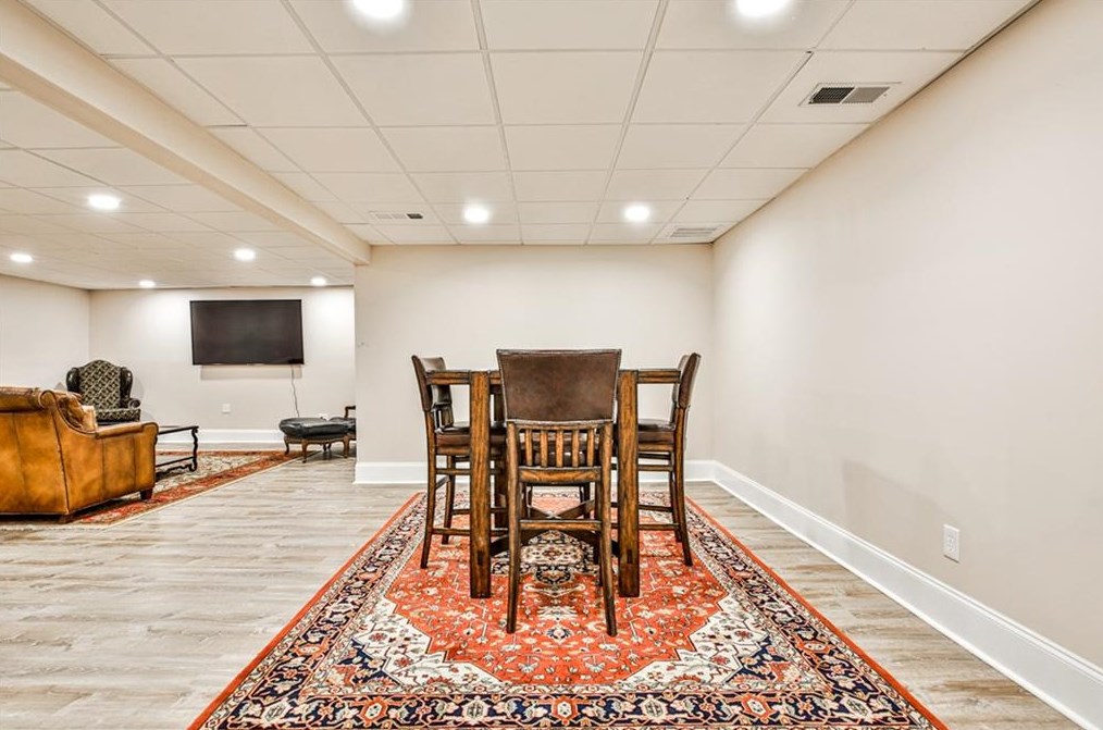 1089 Regency Rd, Atlanta GA  30327-2719 exterior