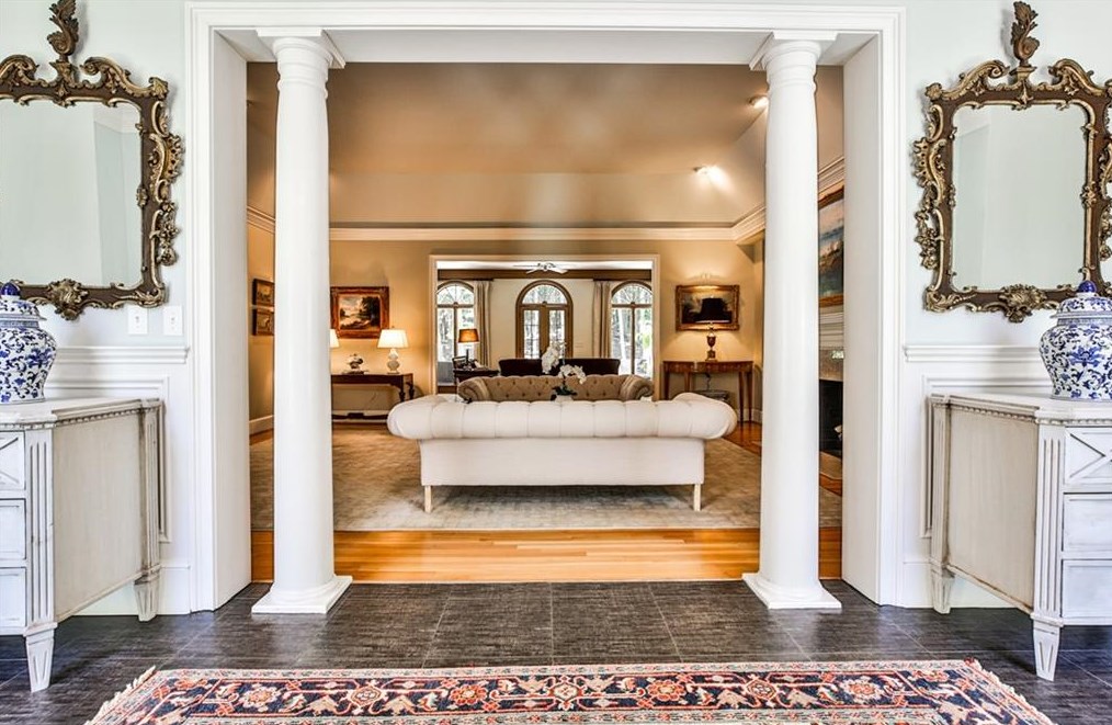 1089 Regency Rd, Atlanta GA  30327-2719 exterior