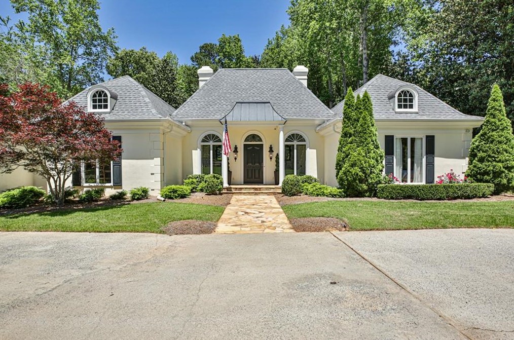 1089 Regency Rd, Atlanta GA  30327-2719 exterior
