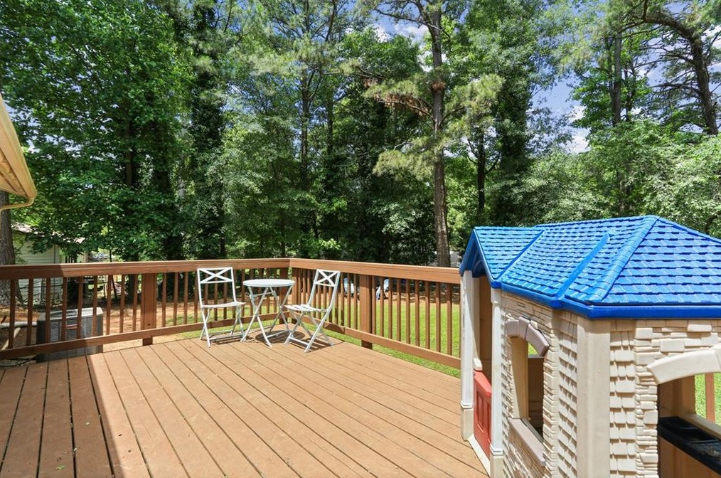 1045 Medlin St, Smyrna GA  30080-4156 exterior