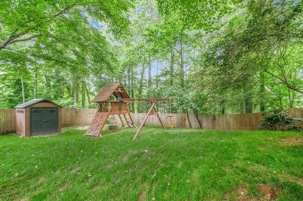 2998 Frazier Ct, Decatur GA  30033-1820 exterior