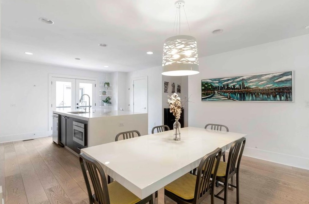 706 Oakview Rd, Decatur GA  30030-4329 exterior