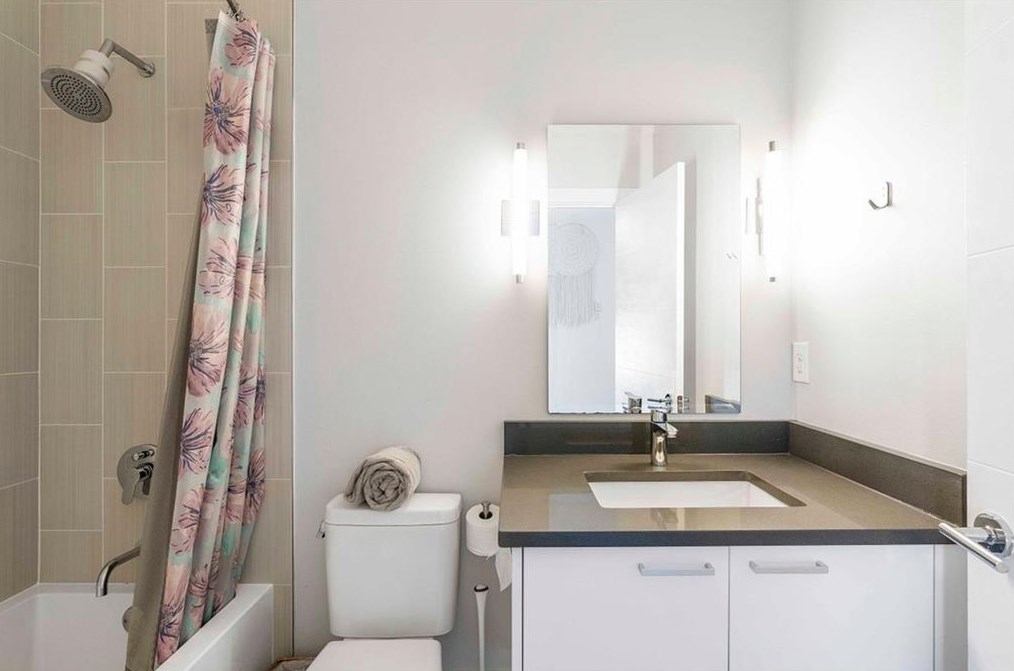 706 Oakview Rd, Decatur GA  30030-4329 exterior