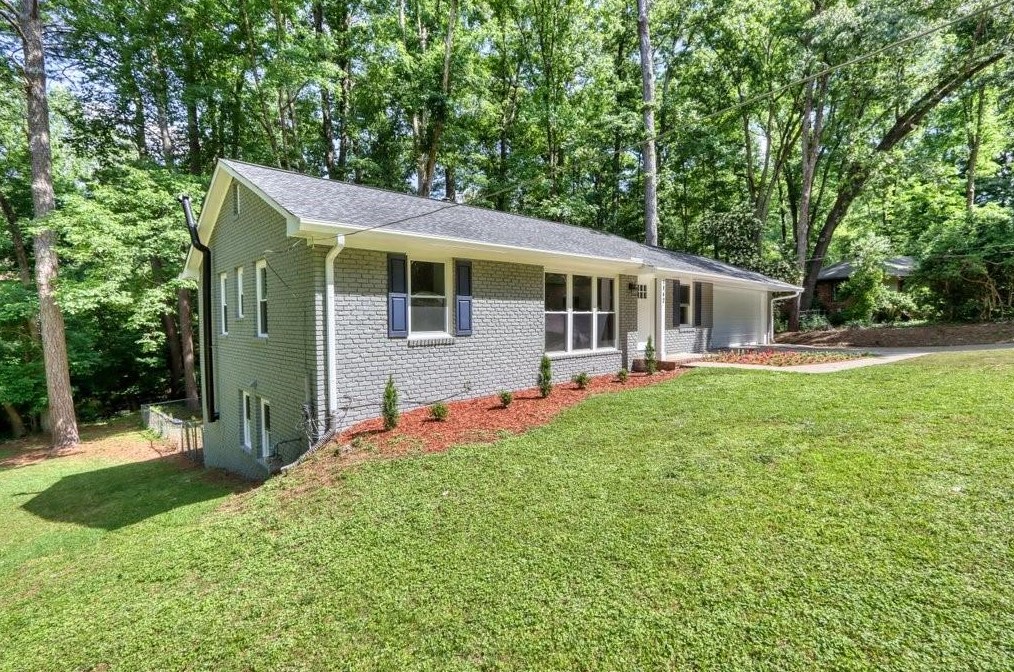 1842 Winchester Trl, Atlanta GA  30341-1448 exterior