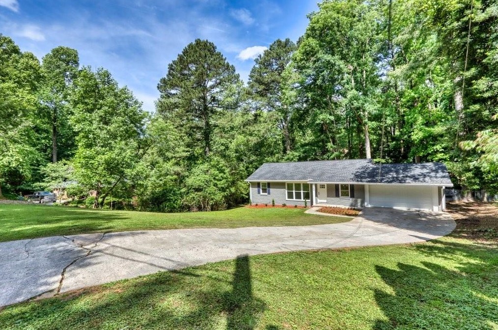1842 Winchester Trl, Atlanta GA  30341-1448 exterior