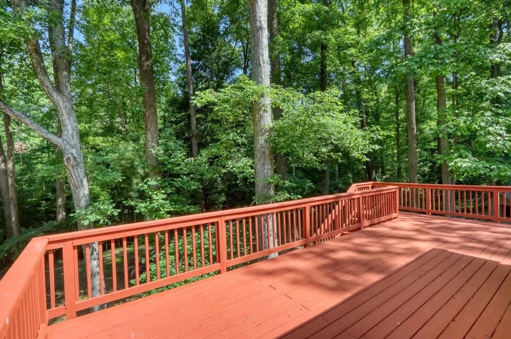 1842 Winchester Trl, Atlanta GA  30341-1448 exterior