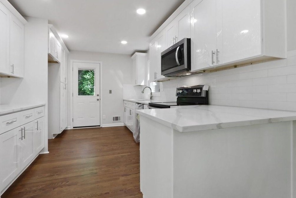 1842 Winchester Trl, Atlanta GA  30341-1448 exterior