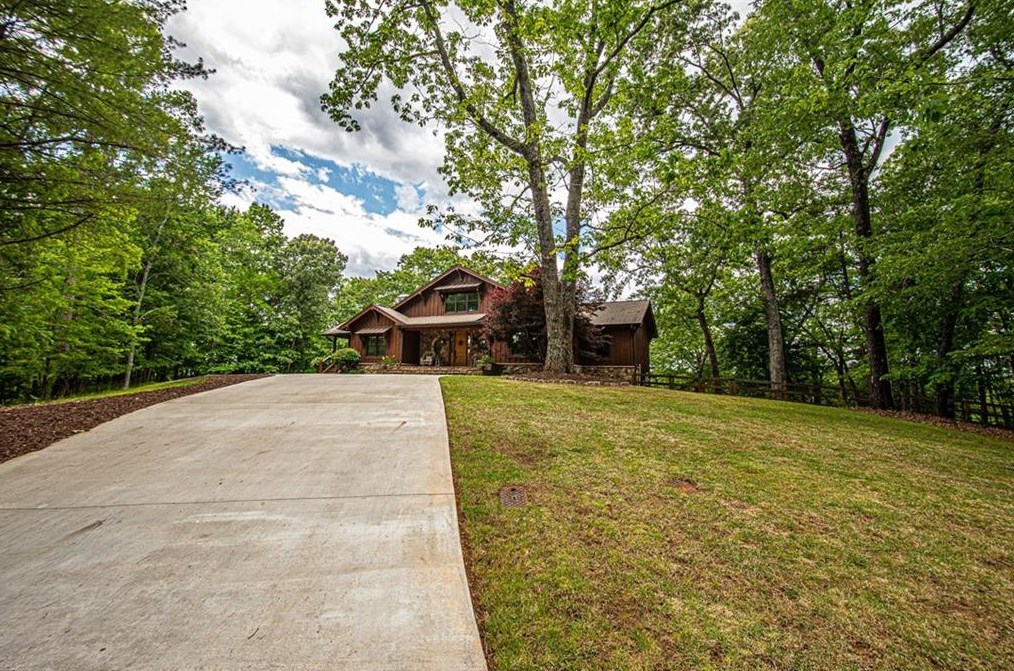 181 Chokecherry Ln, Dahlonega, GA 30533