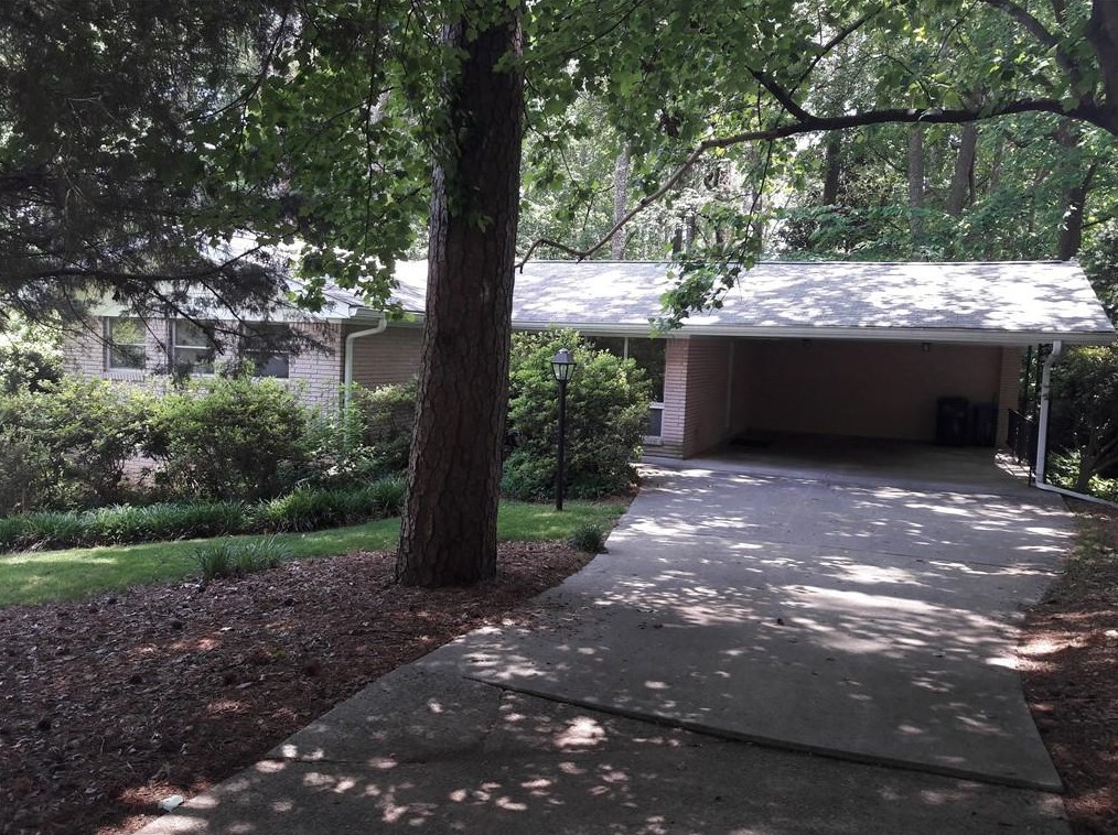 2453 Wentworth Dr, Atlanta GA  30345-1663 exterior