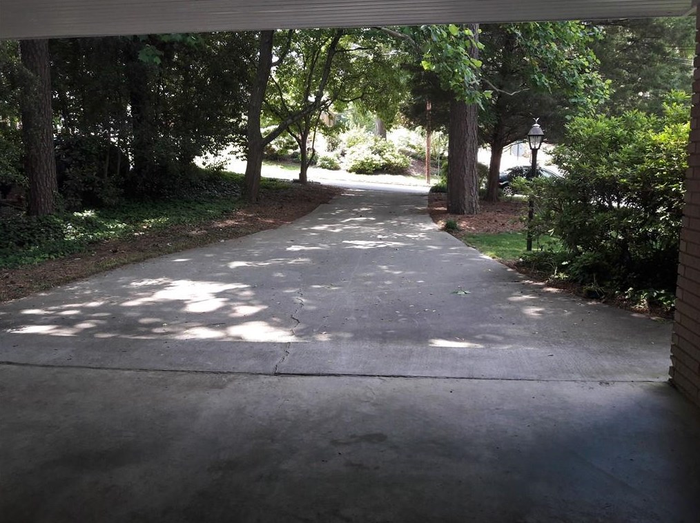 2453 Wentworth Dr, Atlanta GA  30345-1663 exterior
