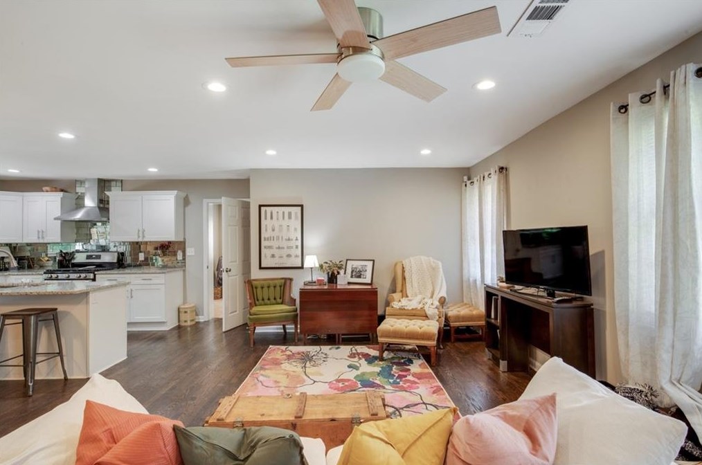 1737 Thomas Ter, Decatur GA  30032-4636 exterior