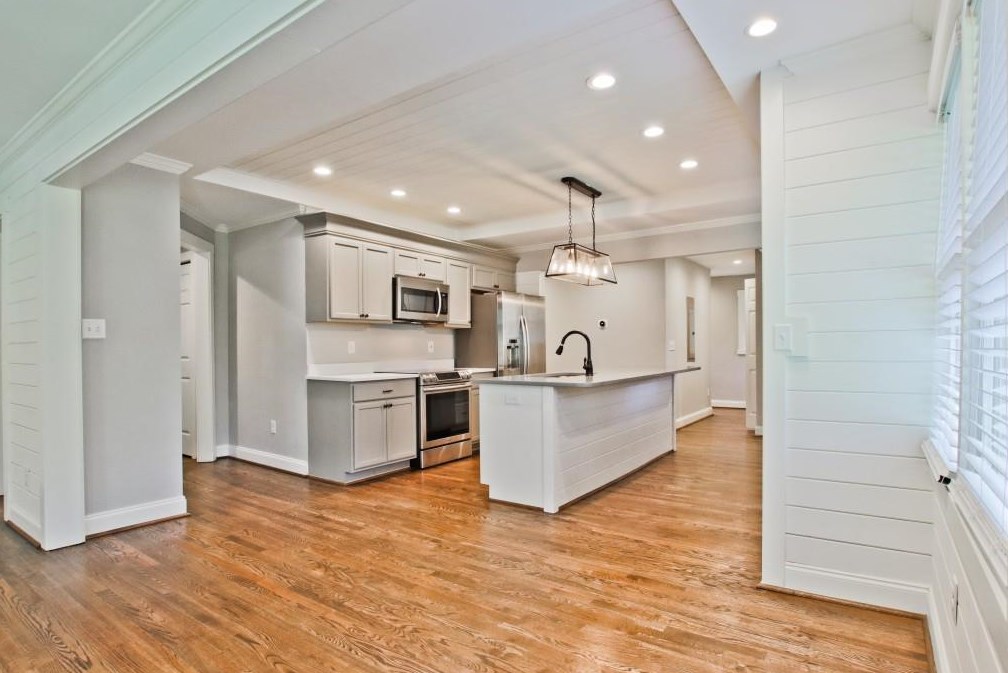 999 Pinedale Dr, Smyrna GA  30080-4258 exterior