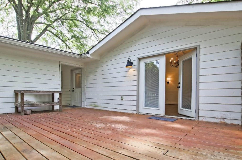 999 Pinedale Dr, Smyrna GA  30080-4258 exterior
