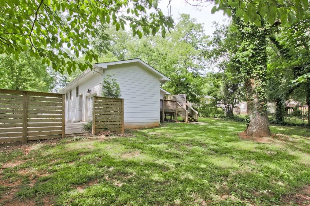 999 Pinedale Dr, Smyrna GA  30080-4258 exterior