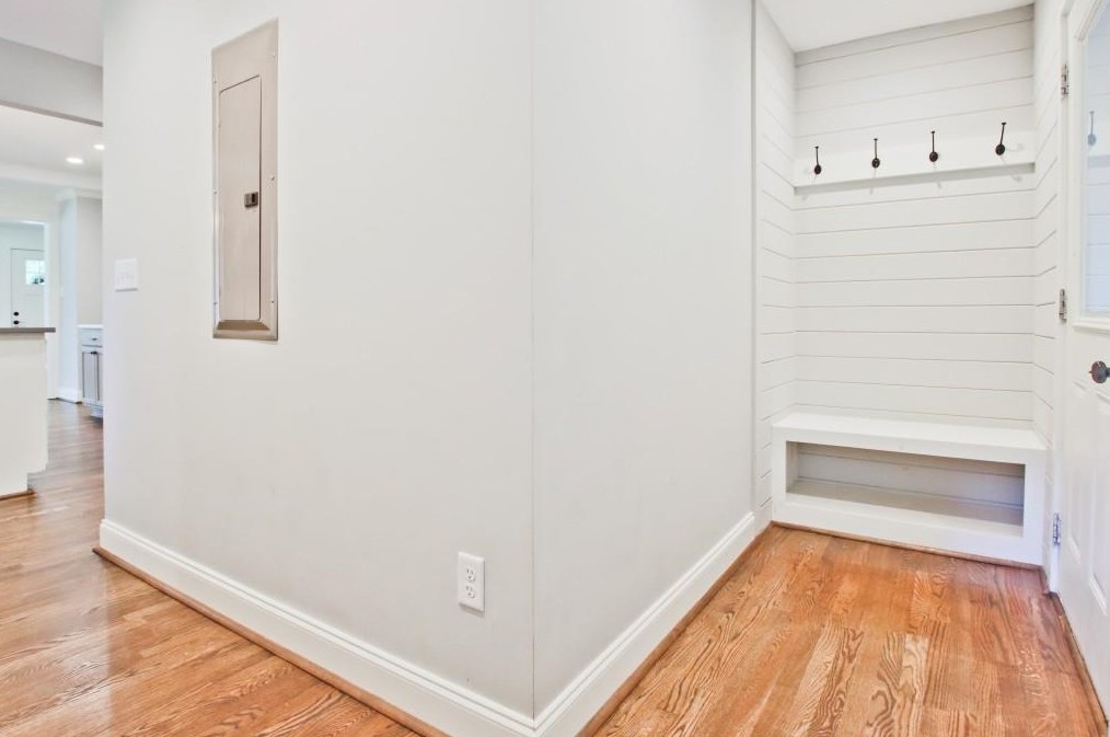 999 Pinedale Dr, Smyrna GA  30080-4258 exterior