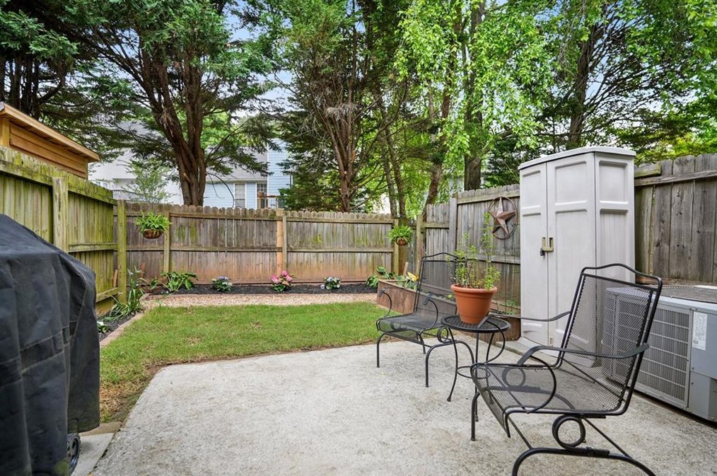 849 Regal Path Ln, Decatur GA  30030-4180 exterior