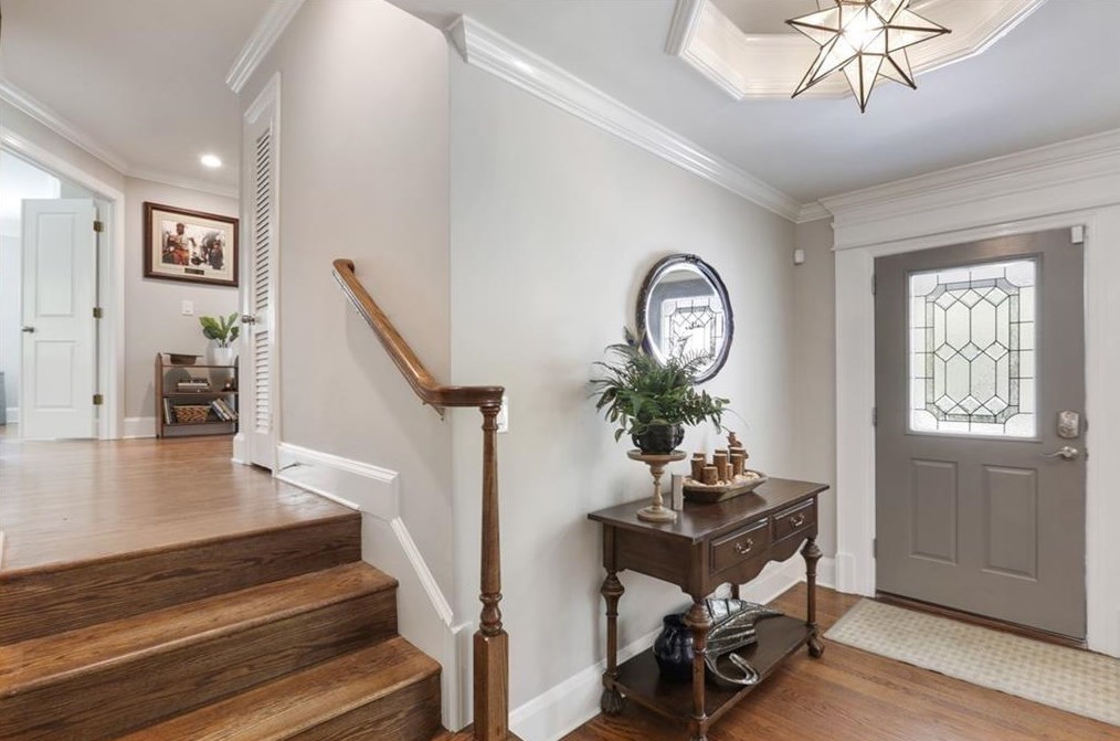2517 Sharondale Dr, Atlanta GA  30305-3809 exterior