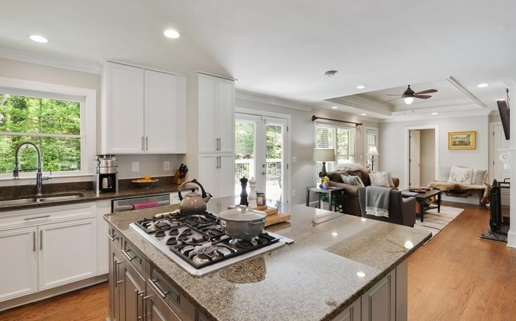 2517 Sharondale Dr, Atlanta GA  30305-3809 exterior