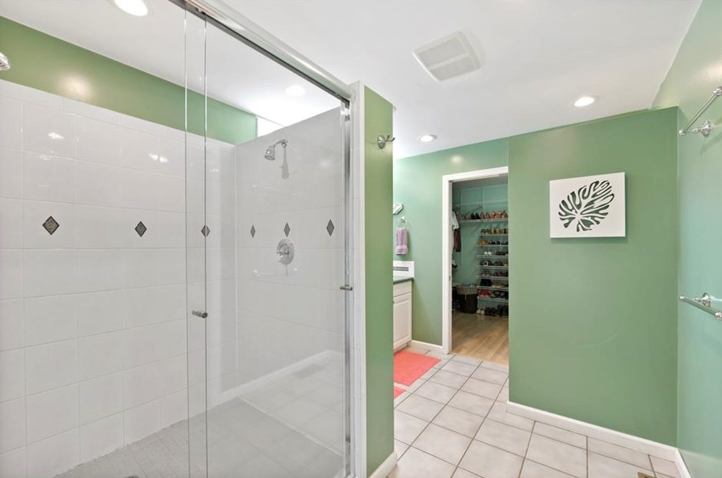 2174 Spring Creek Rd, Decatur GA  30033-2608 exterior