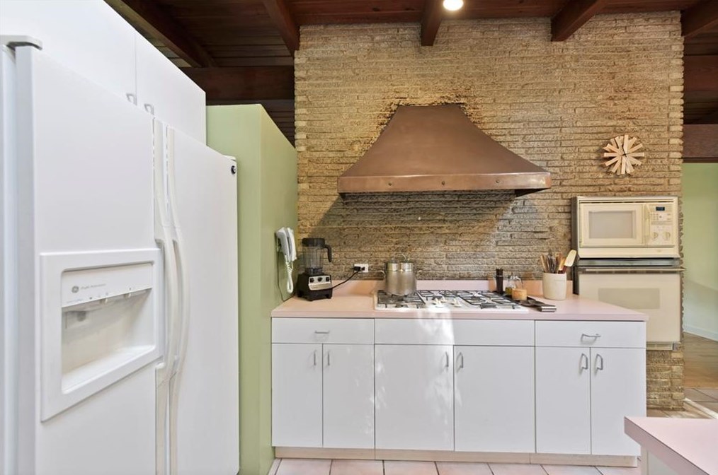 2174 Spring Creek Rd, Decatur GA  30033-2608 exterior