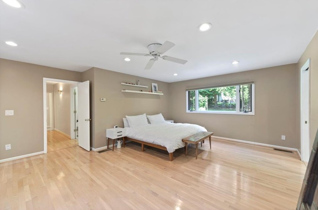 2174 Spring Creek Rd, Decatur GA  30033-2608 exterior