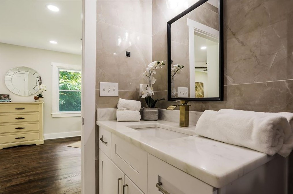 1660 Columbia Cir, Decatur GA  30032-4607 exterior