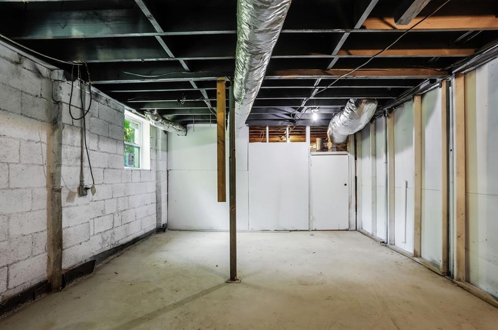 1660 Columbia Cir, Decatur GA  30032-4607 exterior