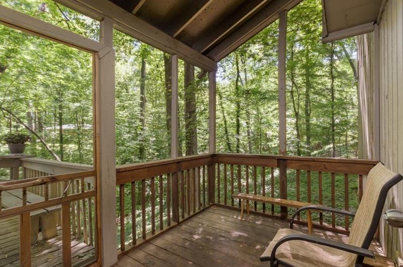 1971 Woodsdale Rd, Atlanta GA  30324-2763 exterior