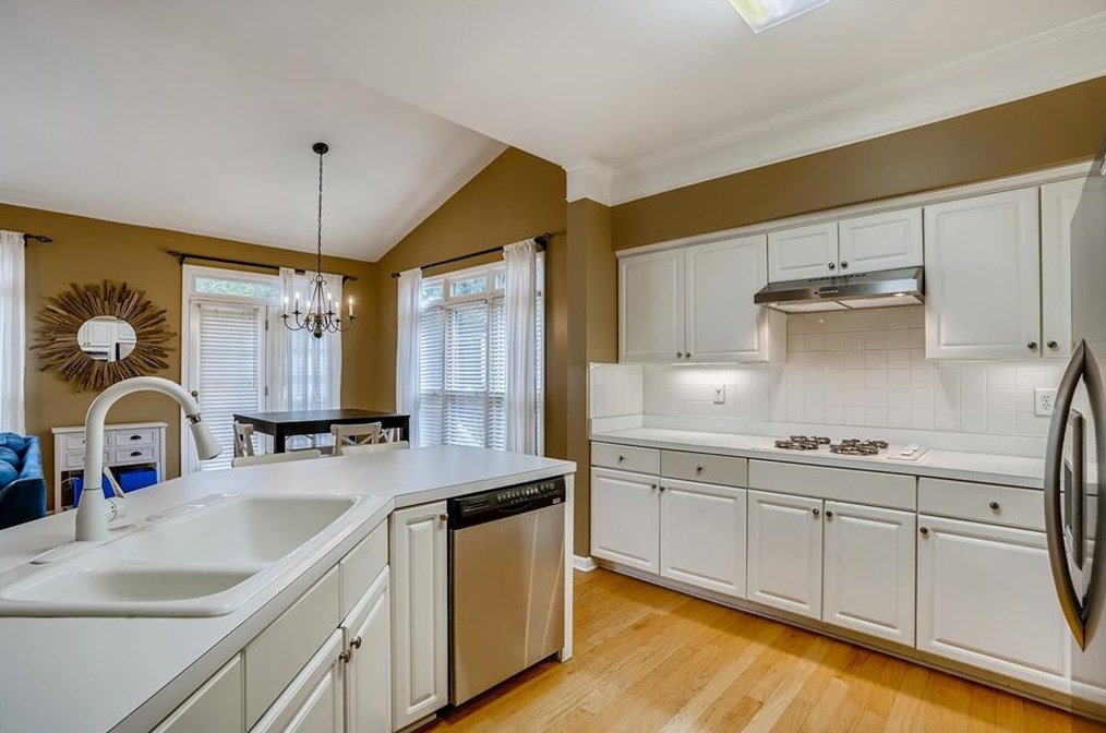 5347 Oxford Chase Way, Atlanta GA 30338-3053 exterior