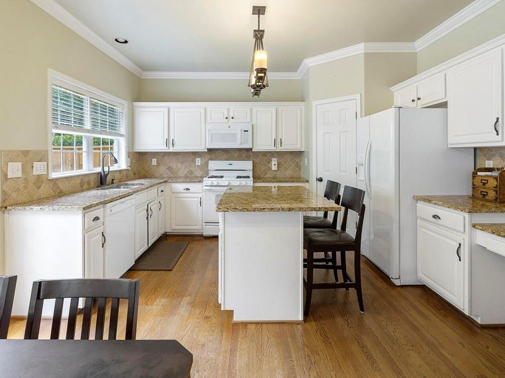 2205 Adderbury Ct, Smyrna GA  30082-3669 exterior