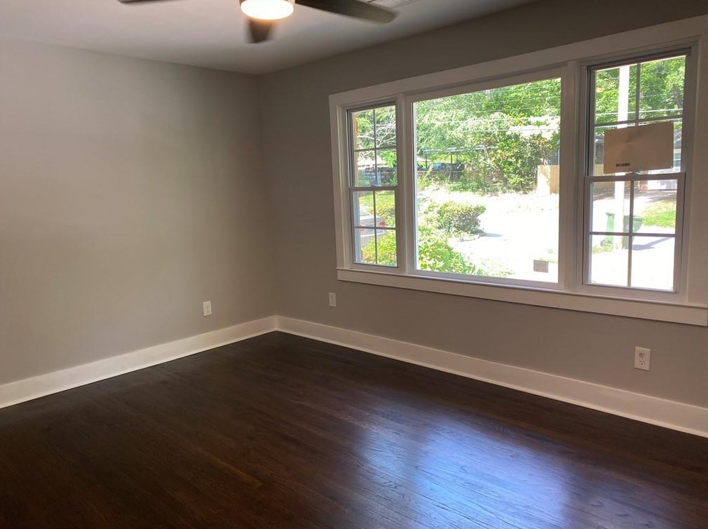 569 Woods Dr, Atlanta GA  30318-6105 exterior