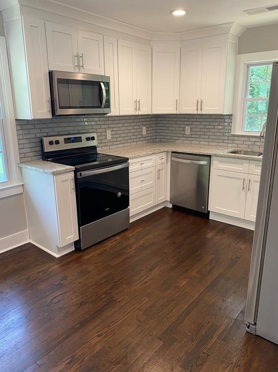 569 Woods Dr, Atlanta GA  30318-6105 exterior