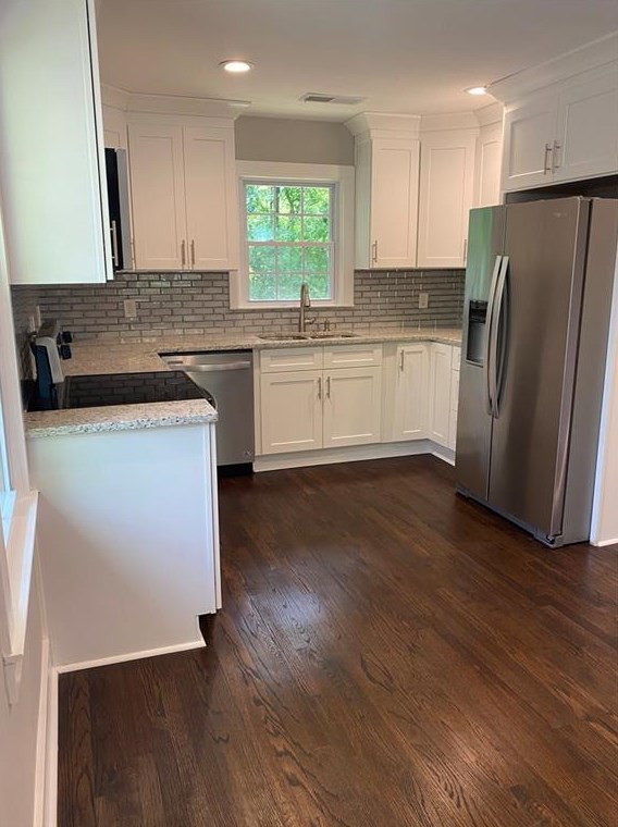 569 Woods Dr, Atlanta GA  30318-6105 exterior