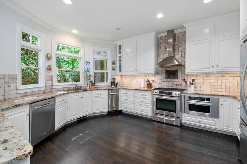 431 Melrose Ave, Decatur GA  30030-2855 exterior