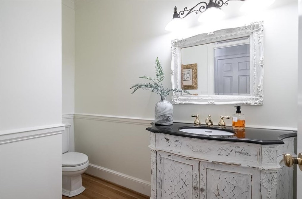 4617 Woodland Brook Dr, Atlanta GA  30339-5368 exterior