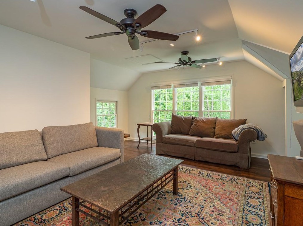 709 Woodward Way, Atlanta GA  30327-1254 exterior