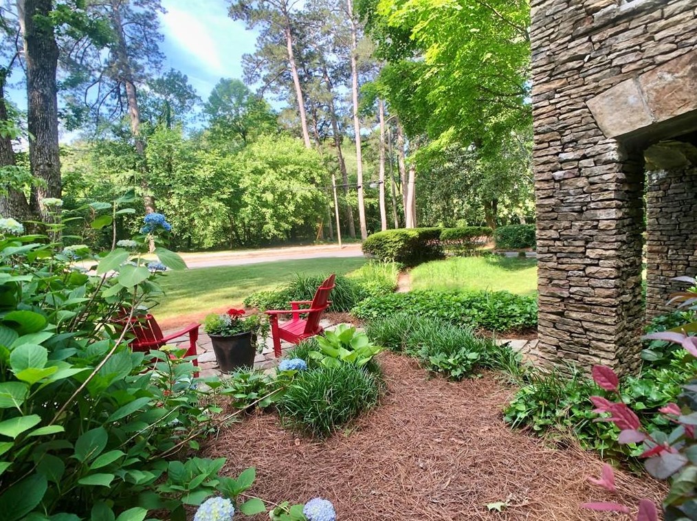 709 Woodward Way, Atlanta GA  30327-1254 exterior