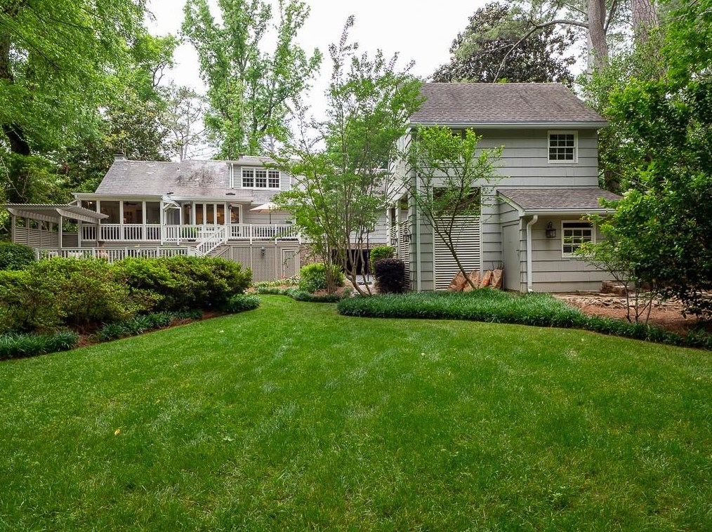 709 Woodward Way, Atlanta GA  30327-1254 exterior