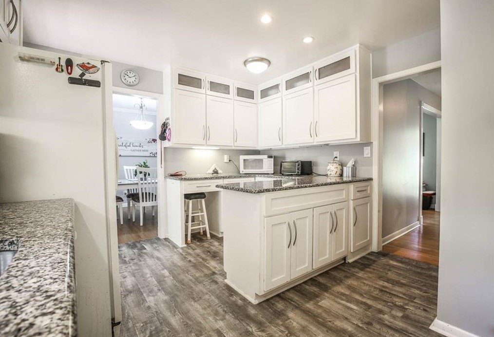 1318 Weston Dr, Decatur GA  30032-2551 exterior