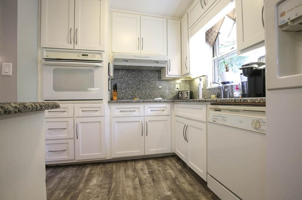 1318 Weston Dr, Decatur GA  30032-2551 exterior