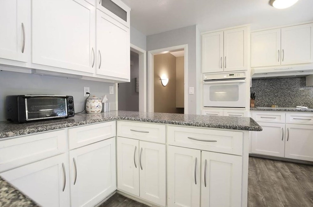 1318 Weston Dr, Decatur GA  30032-2551 exterior