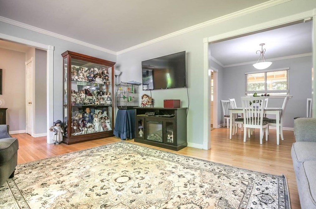 1318 Weston Dr, Decatur GA  30032-2551 exterior