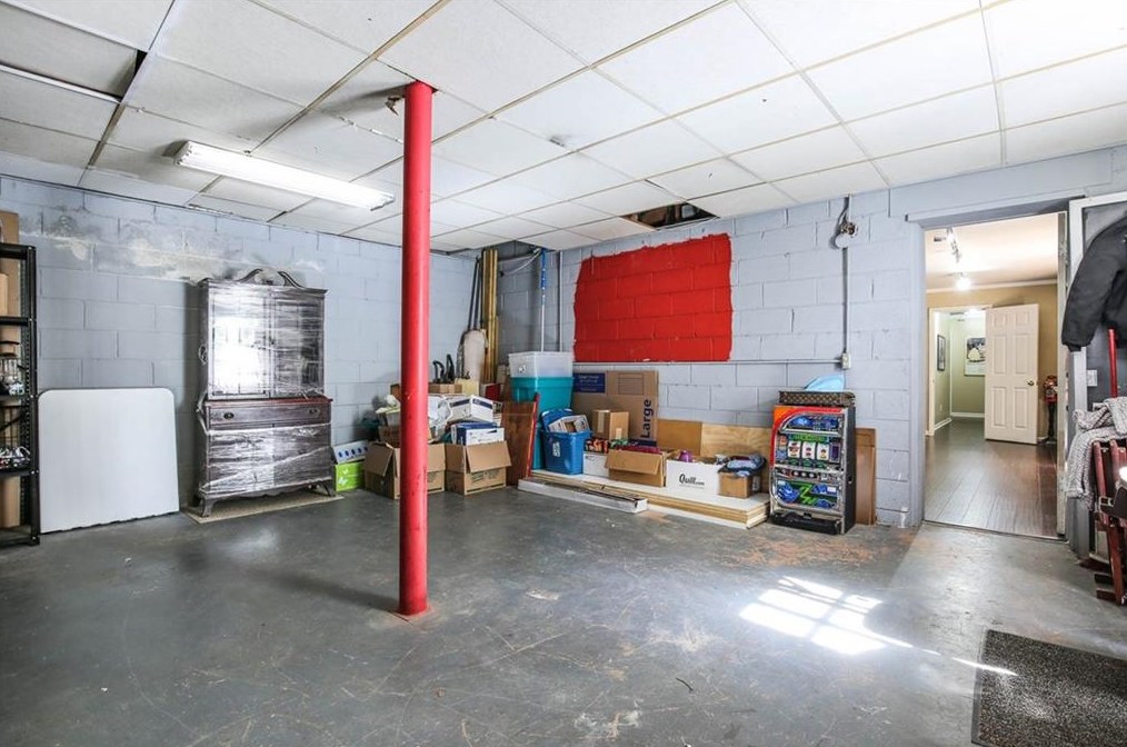 1318 Weston Dr, Decatur GA  30032-2551 exterior