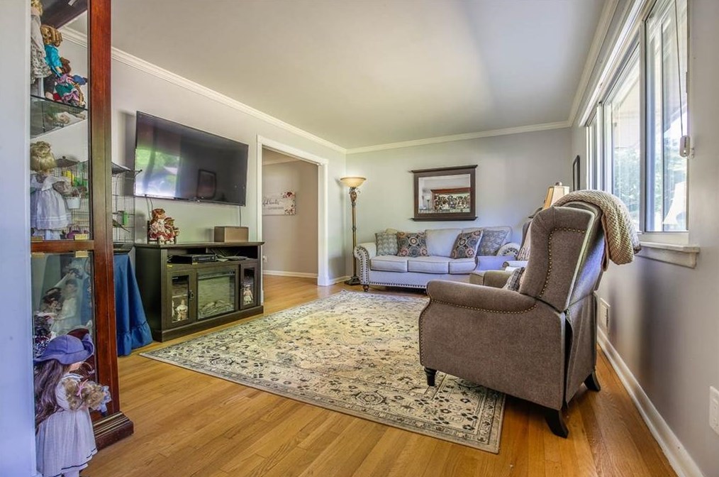 1318 Weston Dr, Decatur GA  30032-2551 exterior