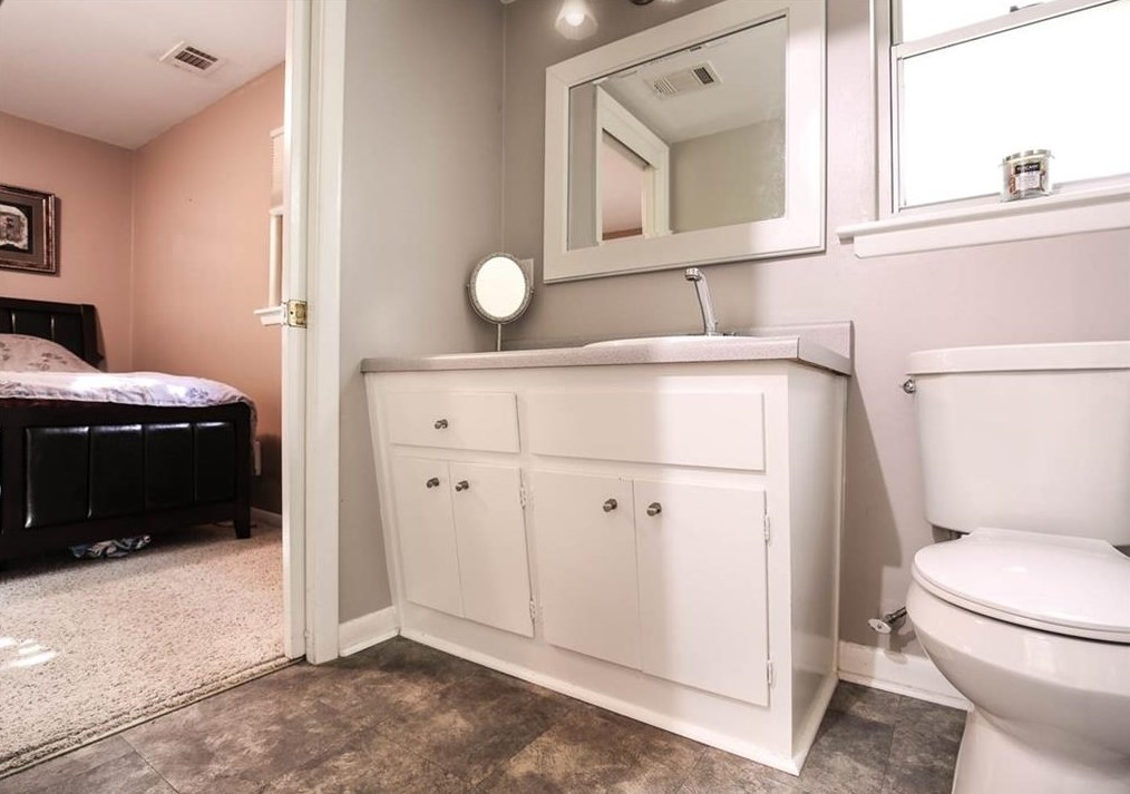 1318 Weston Dr, Decatur GA  30032-2551 exterior