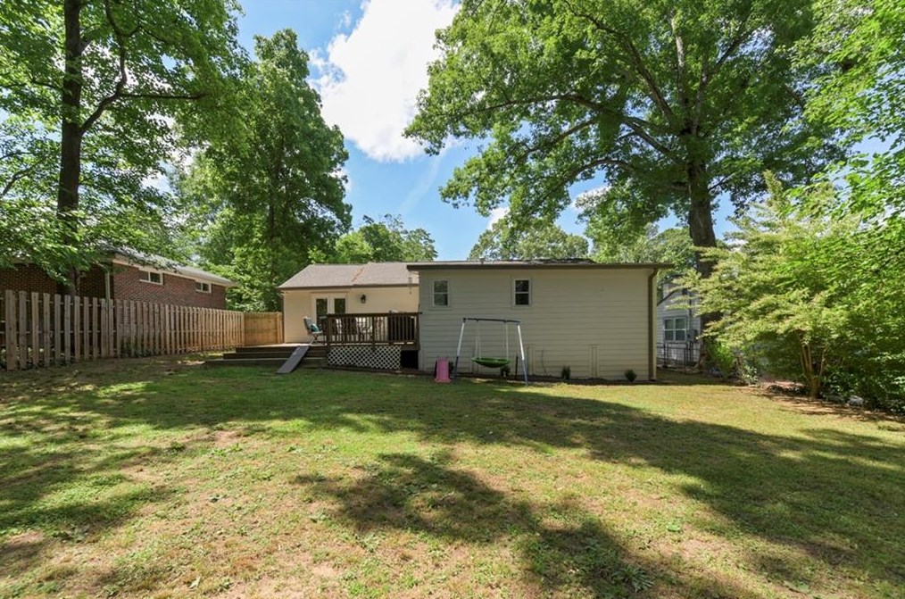 2964 Westbury Dr, Decatur GA  30033-6010 exterior